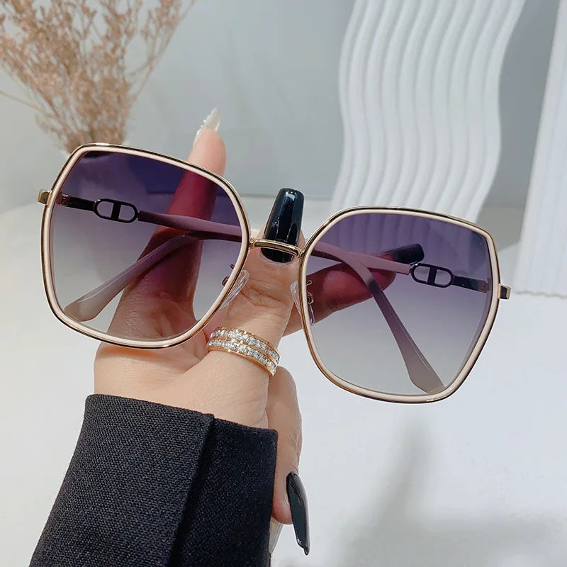 New trendy, stylish and atmospheric sunglasses for summer sun protection, UV protection, polarized high-end women's sunglasses